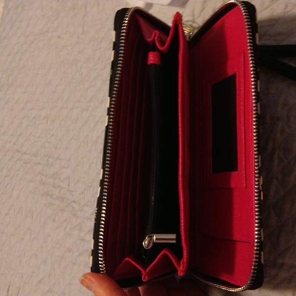 NWOT Betsey Johnson White Bow Black Background. Hot Pink Inside. - Picture 12 of 13